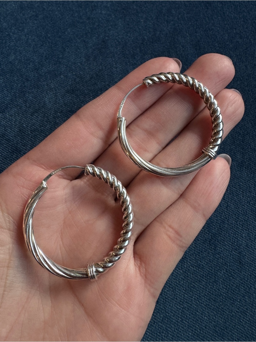 Vintage CNA 925 Sterling Silver Classic silver twisted rope-design hoop earrings